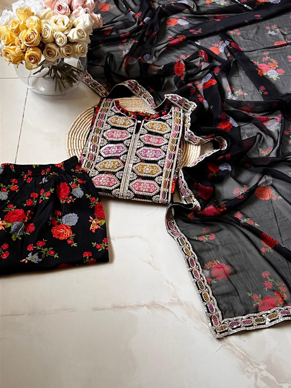 Amna's Clothing 015 - Ready-to-Wear Embroidered Lawn 3-Piece Suit