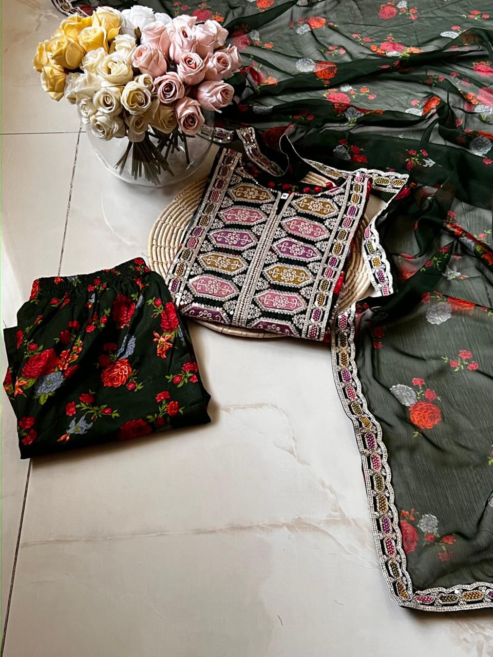 Amna's Clothing 015 - Ready-to-Wear Embroidered Lawn 3-Piece Suit